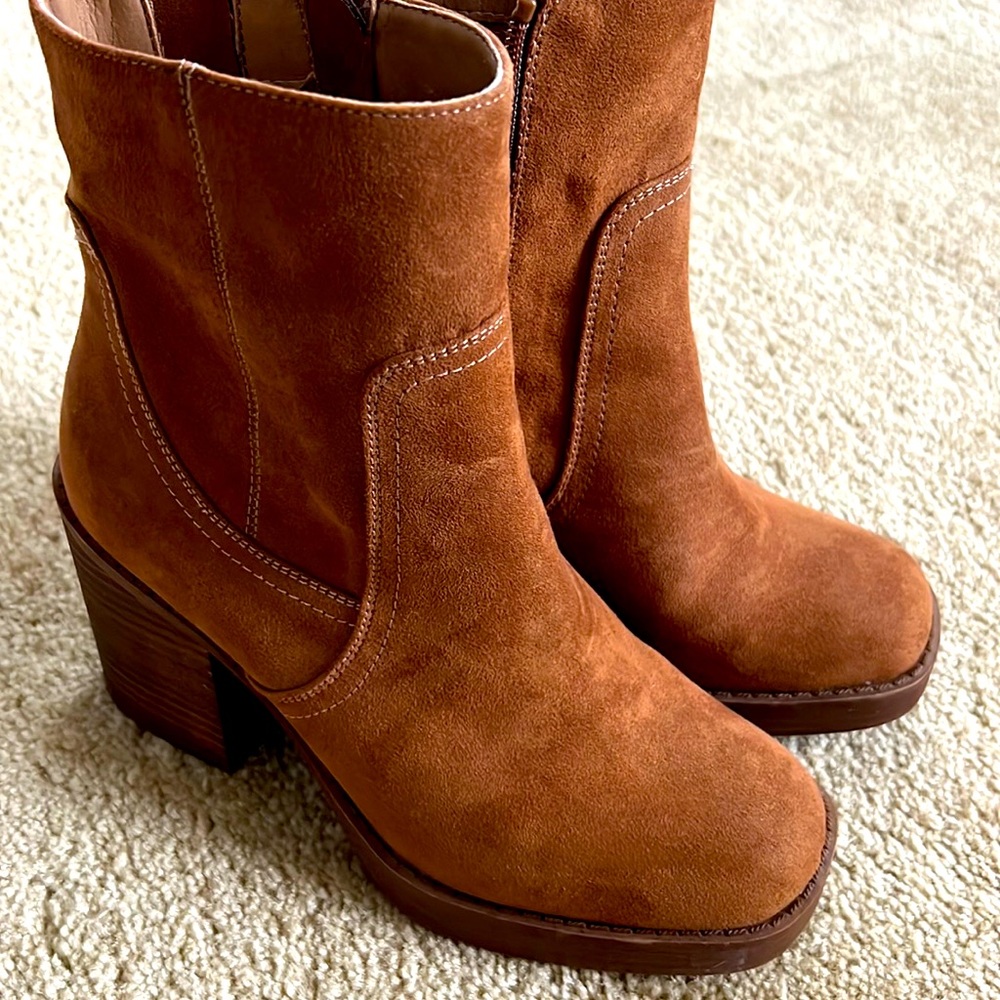Universal Threads platform boots